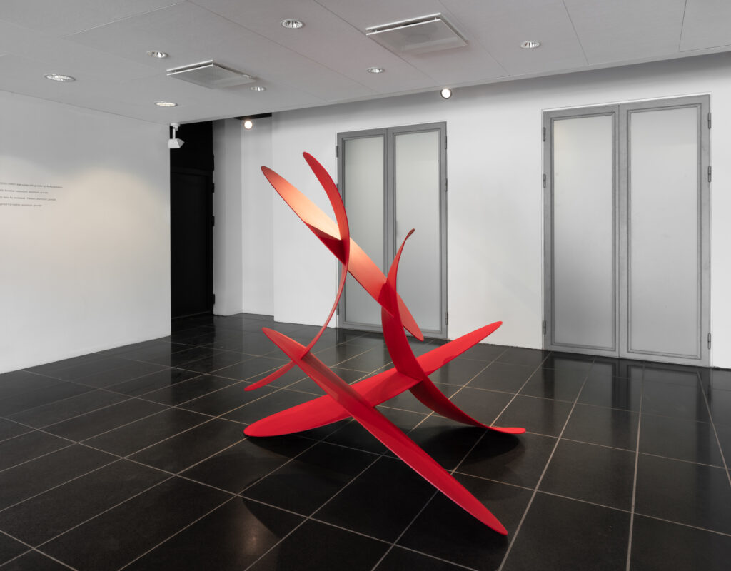 Amalie Jakobsen - Protein - Pigments from insects, aluminium, primer - 240 x 185 x 145 cm - Carrying Capacity - Politikens forhal 2020
